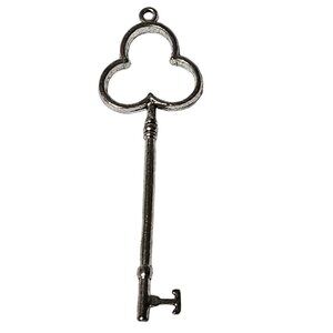 Vintage Silver Skeleton Key Pendant Charm Gothic Retro Fashion Jewelry Women
